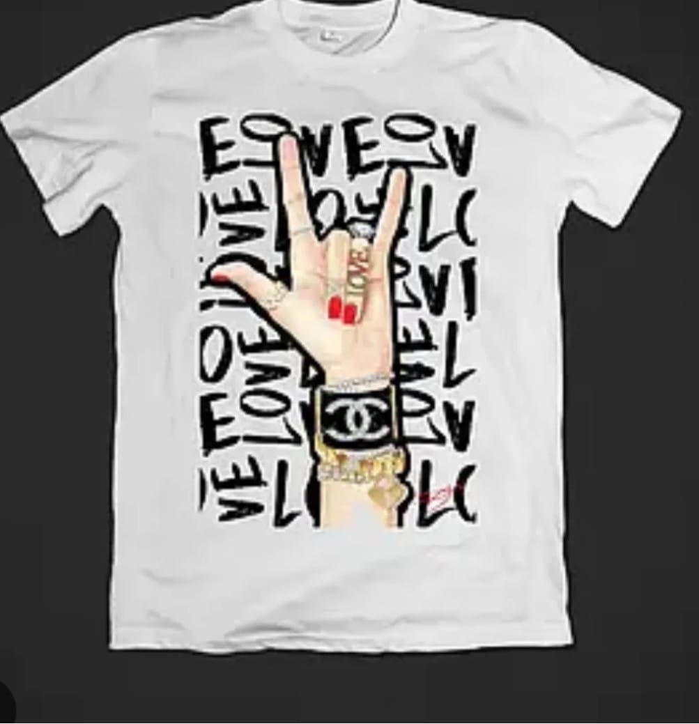 Remera de Diseño , algodón liviano " Pum"